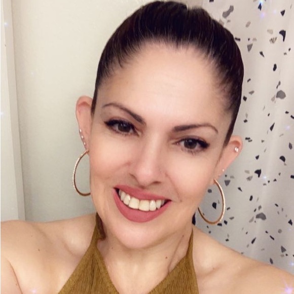 Meet your Posher, Myrna - Picture 2 of 2